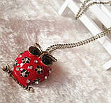 Модна підвіска прикраса "Сова" червоного кольору з декором із квіточок і білими кристалами, фото 2
