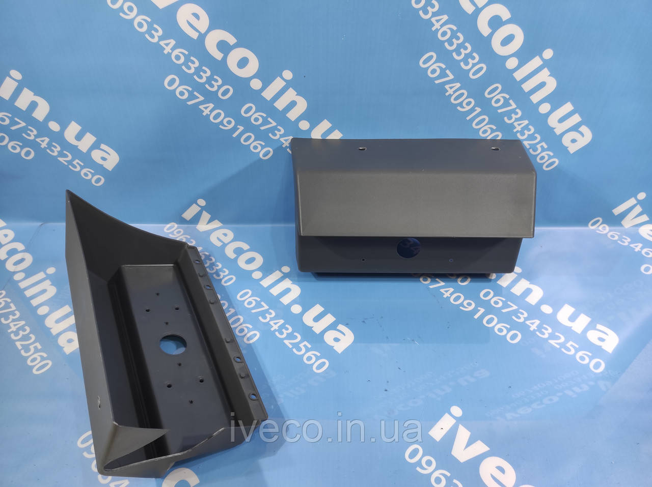 Кронштейн кріплення ліхтаря заднього лівого Iveco Stralis Івеко Страліс 41298973