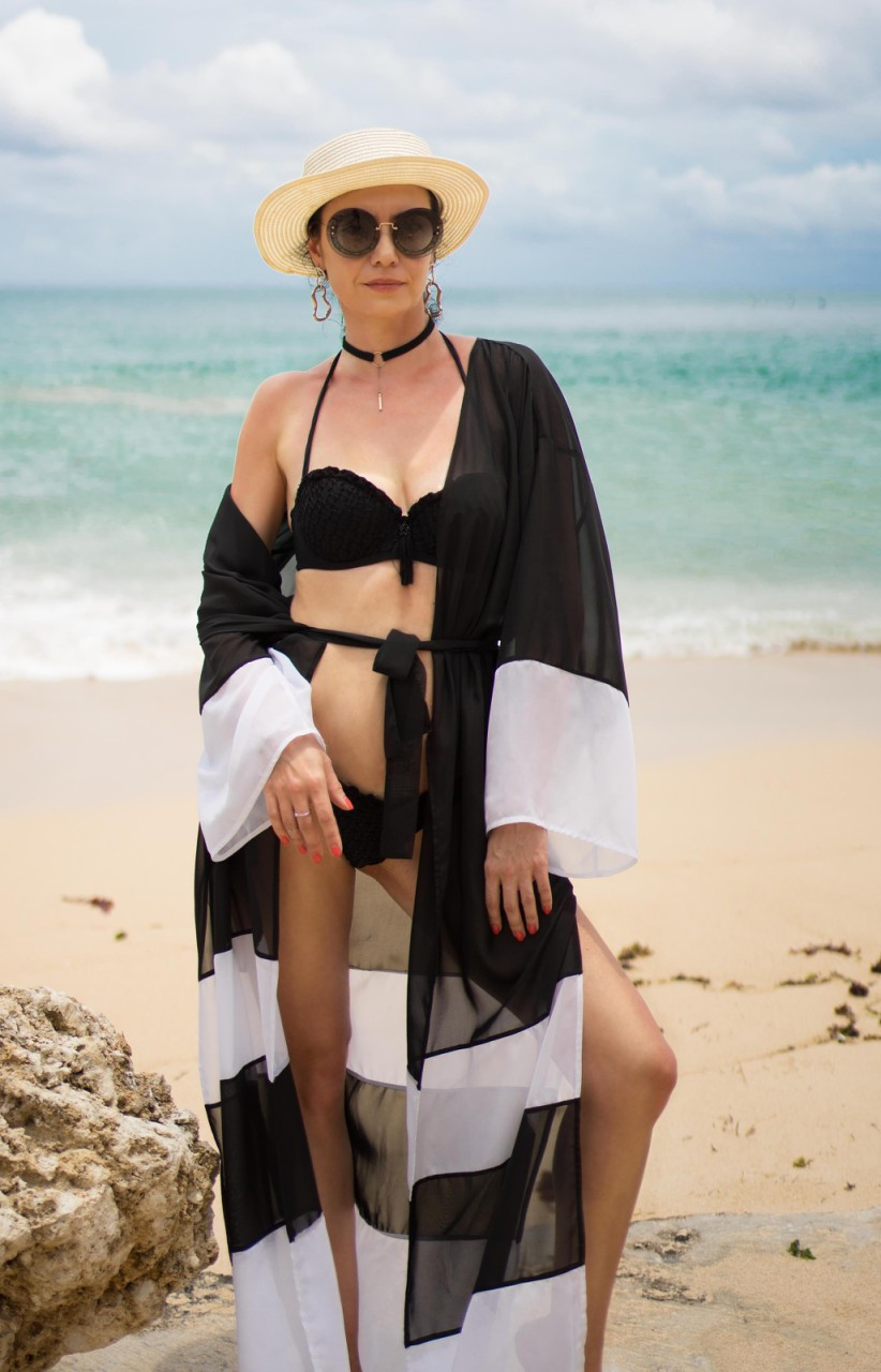 Туніка-халат пляжна жіноча з поясом довга SHATO ST 245 S чорно-біла M