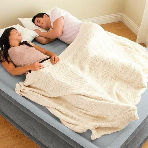 Надувна півтораспальне ліжко Intex 67768, 137x191x33 см, вбудований електронасос, фото 1