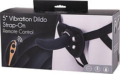 Невеликий страпон з вібрацією і пультом ДУ Dildo Strap-ON Black Seven Creations