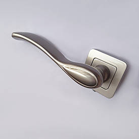 Дверна ручка на розетці 194064074 хром матовий