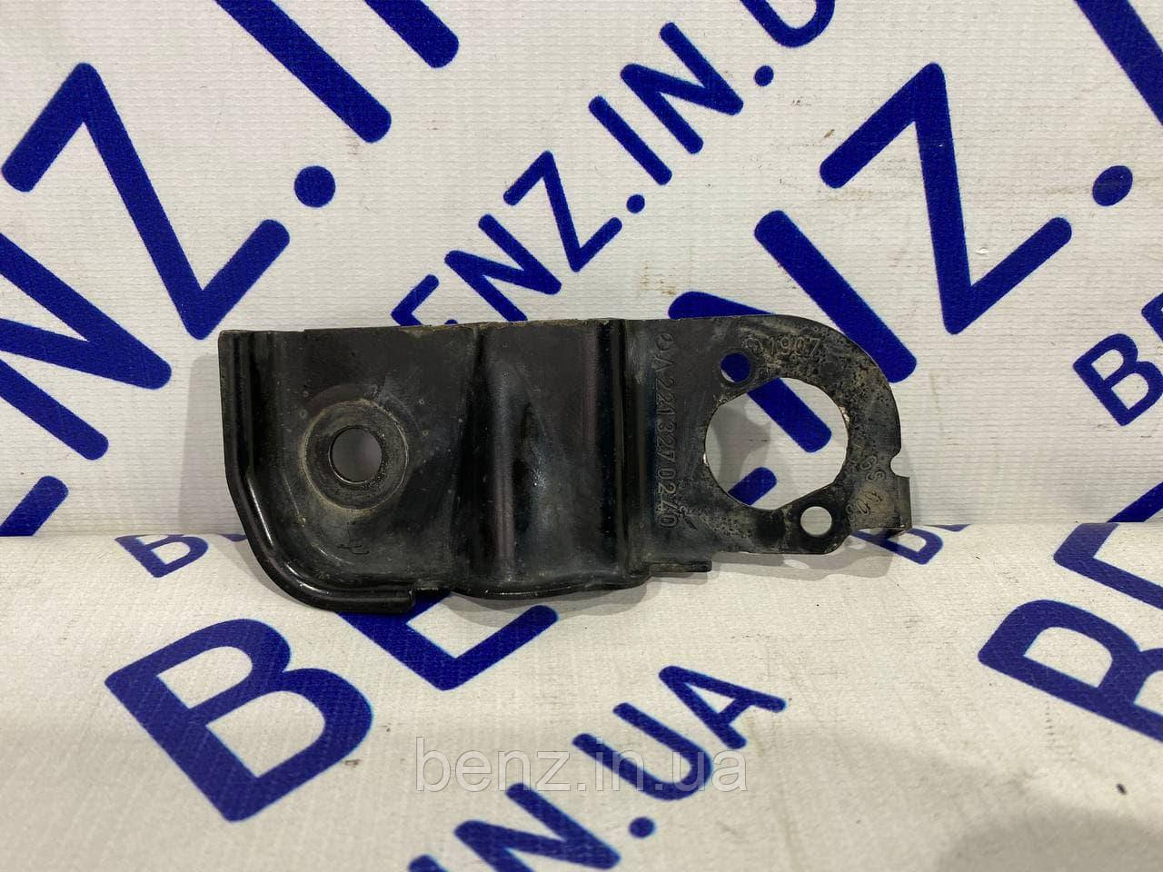 Кронштейн датчика рівня кузова справа Mercedes W221, C216 A2213270240, фото 1