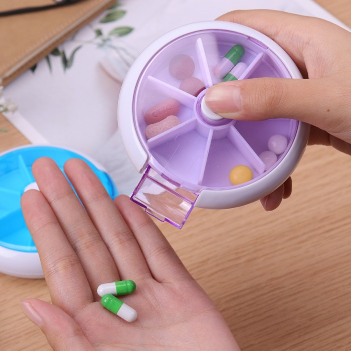 Кругла кишенькова таблетниця на 7 днів Pill Box Фіолетова Кругла кишенькова таблетниця на 7 днів, фото 1