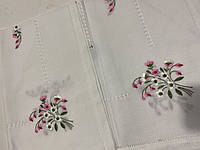 Скатерть-серветка* квадратная "Цветочный Букет" выполнена на белом холсте с сеткой размер 90*90 см