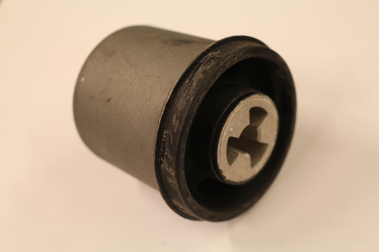 Сайлентблок задньої балки Авео/Матиз (РН) оригінал 96495468