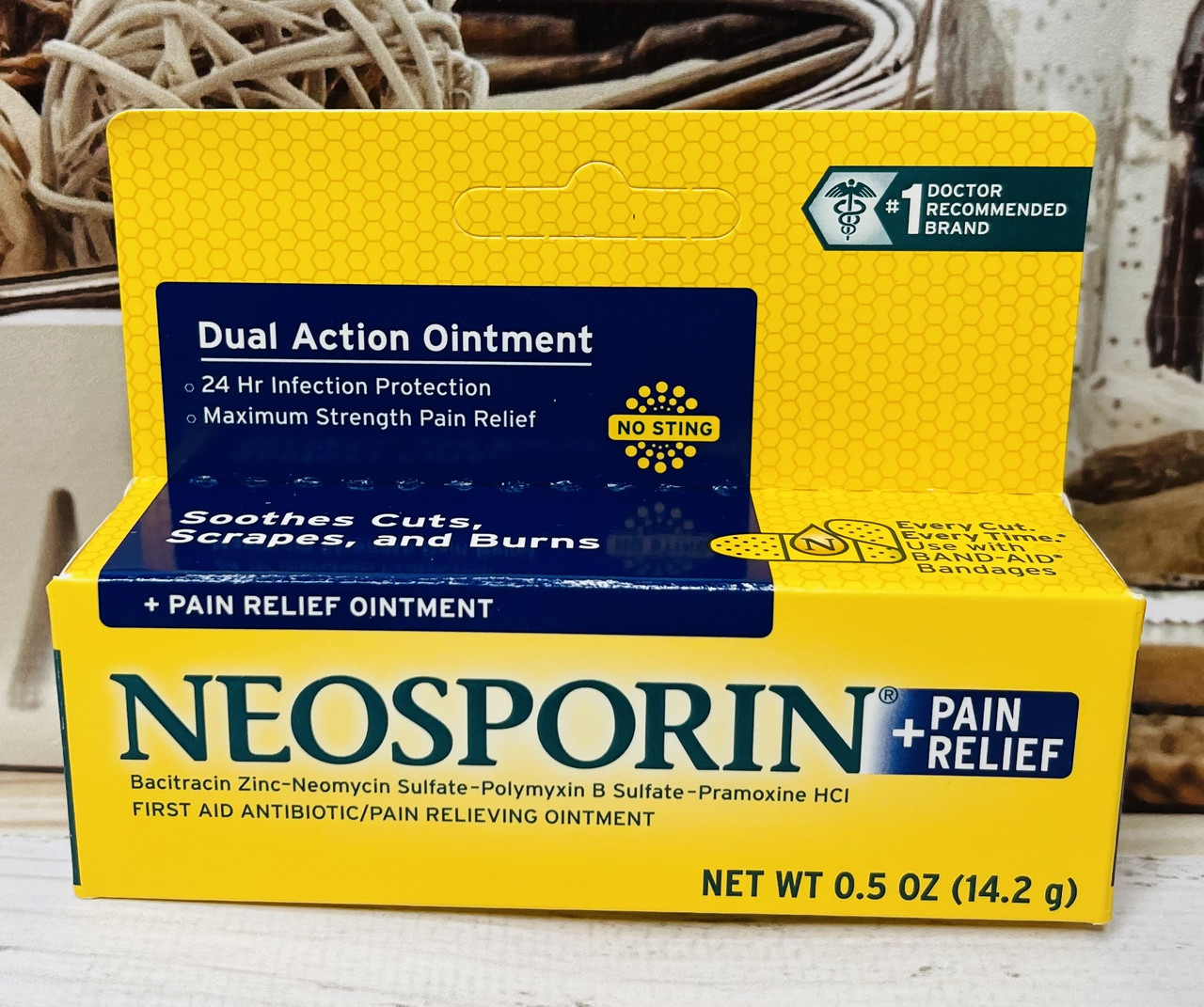 Знеболююча загоююча мазь з потрійним антибіотиком Neosporin Pain Relief Ointment