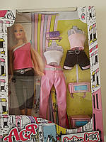 Лялька Ася з довгими темно-русявим волоссям в брюках і шортах Kaprizz