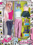 Лялька Ася з довгими темно-русявим волоссям в брюках і шортах Kaprizz, фото 5