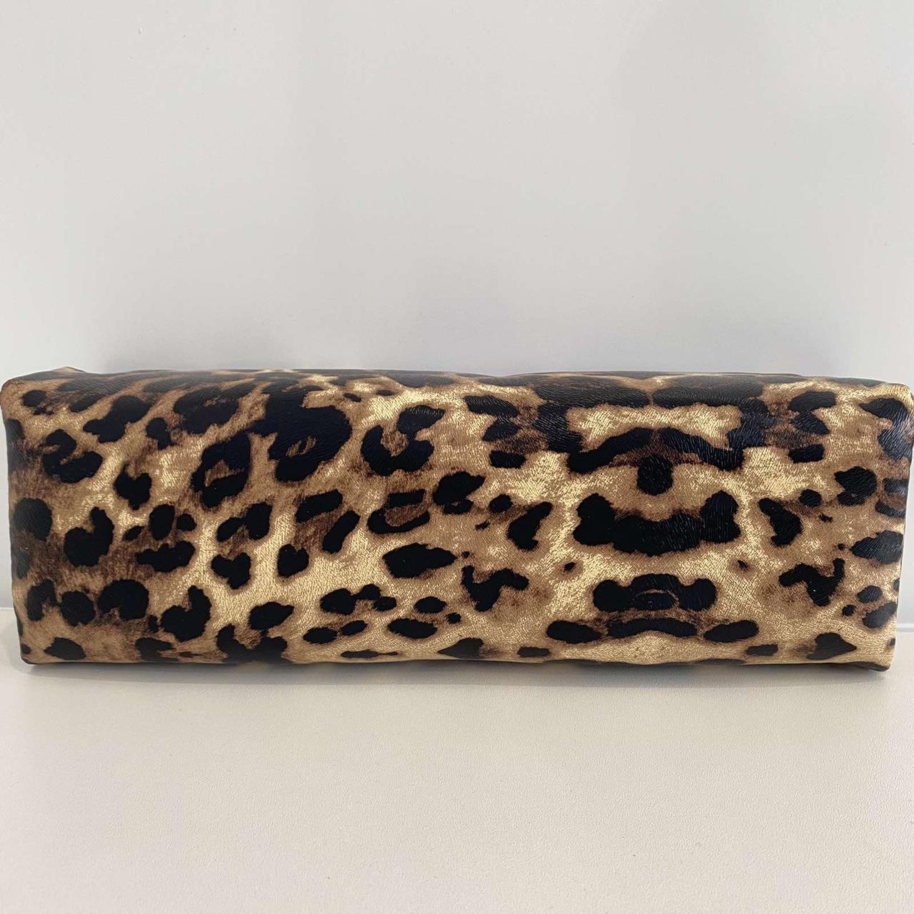 Тигровий підлокітник для майстра манікюру