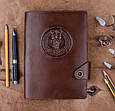 Щоденник А5 формату в шкіряній обкладинці з кишенями для візиток і тримачем для ручки "Вікінг", фото 4