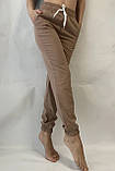 Літні штани жіночі великих розмірів зі шнурком Медецинські штани джогери на гумці бежеві, фото 3