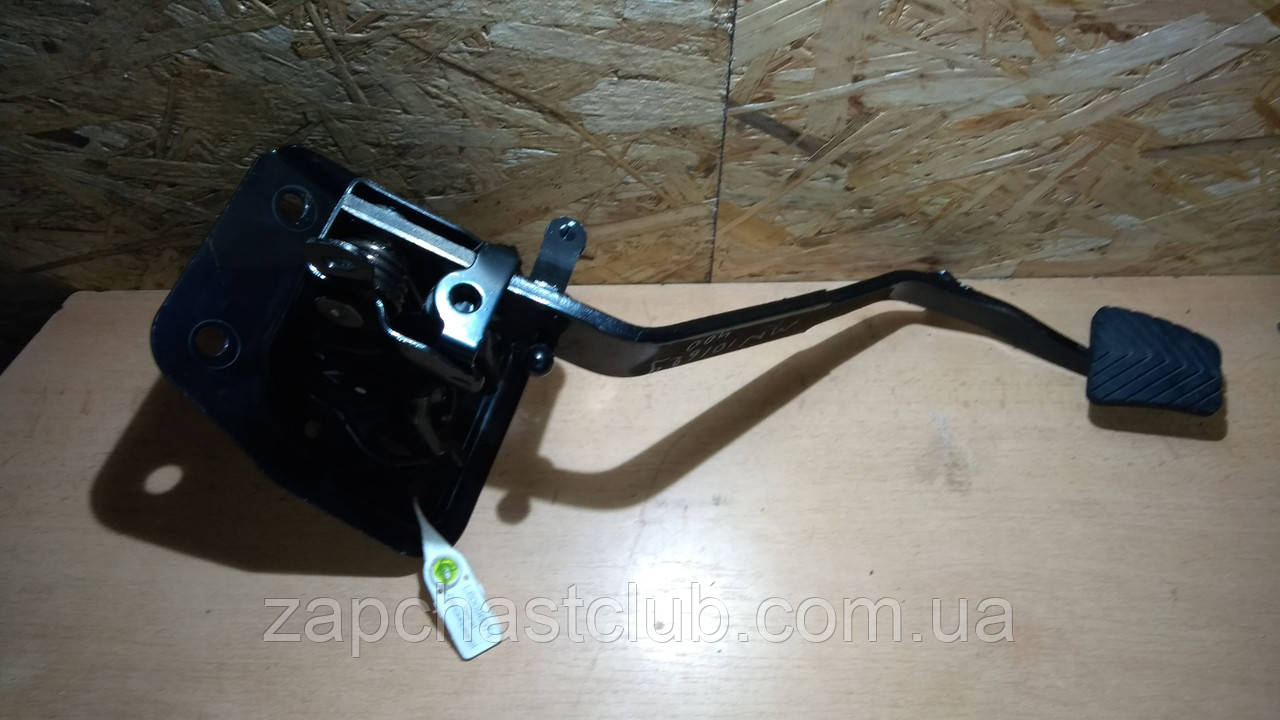 Педаль зчеплення  MN101629 (60096074) Lancer X Mitsubishi, фото 1