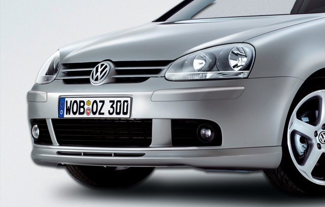 Накладка на бампер передній Volkswagen Golf V / Jetta V