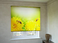 Рулонные шторы с фотопечатью пчелы на цветах