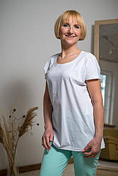 Повсякденна жіноча трикотажна футболка батальних розмірів білого кольору