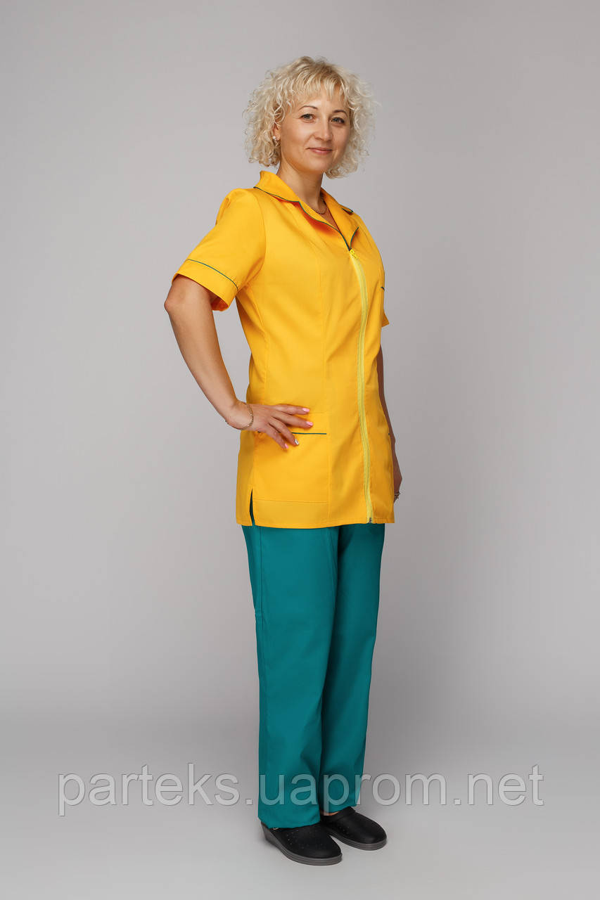 Костюм медичний Аліна жіночий, куртка жовтого кольору брюки зеленого