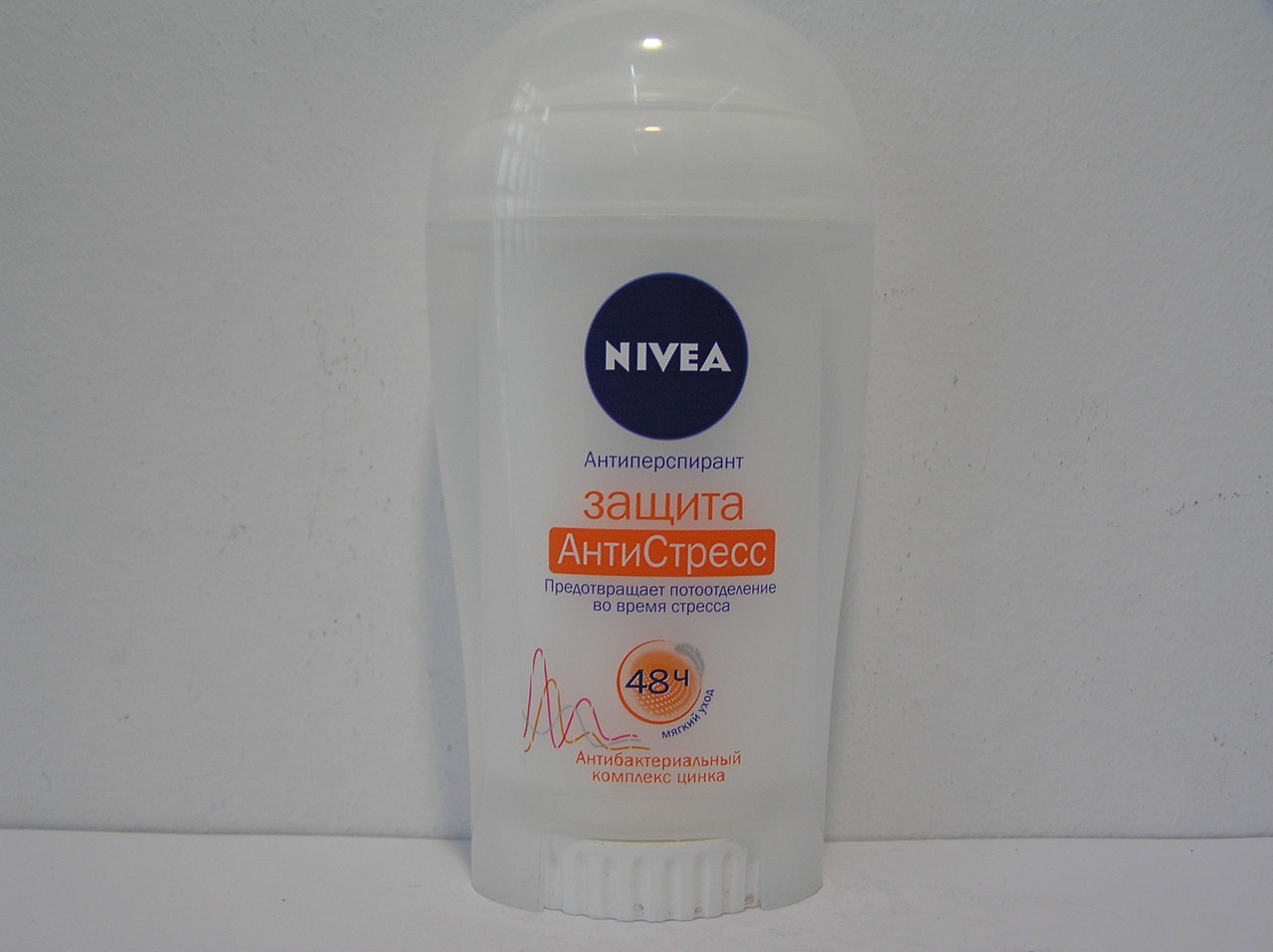 Твердий жіночий дезодорант антиперспірант Nivea Захист Антикомпанія 40 мл.