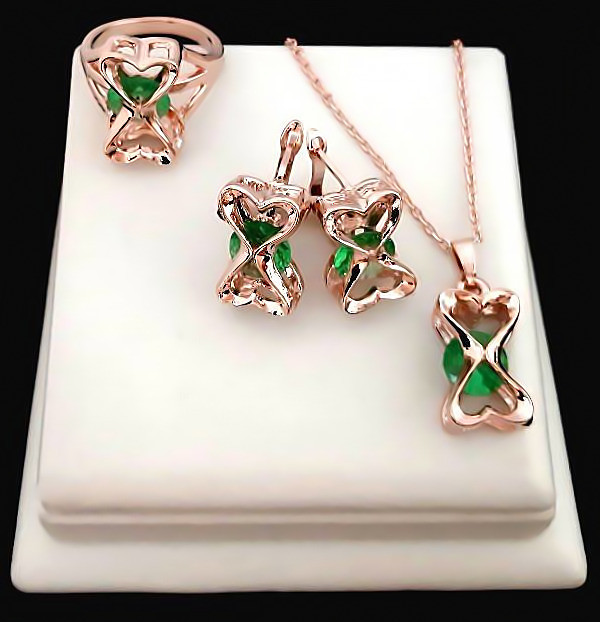 Булатний набір із зеленими фіанітами. Позолота ЧВ. Кулон, ланцюжок 44 см, сережки та кільце у подарунок