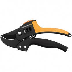 Контактний секатор із храповим механізмом PowerStep Fiskars P83