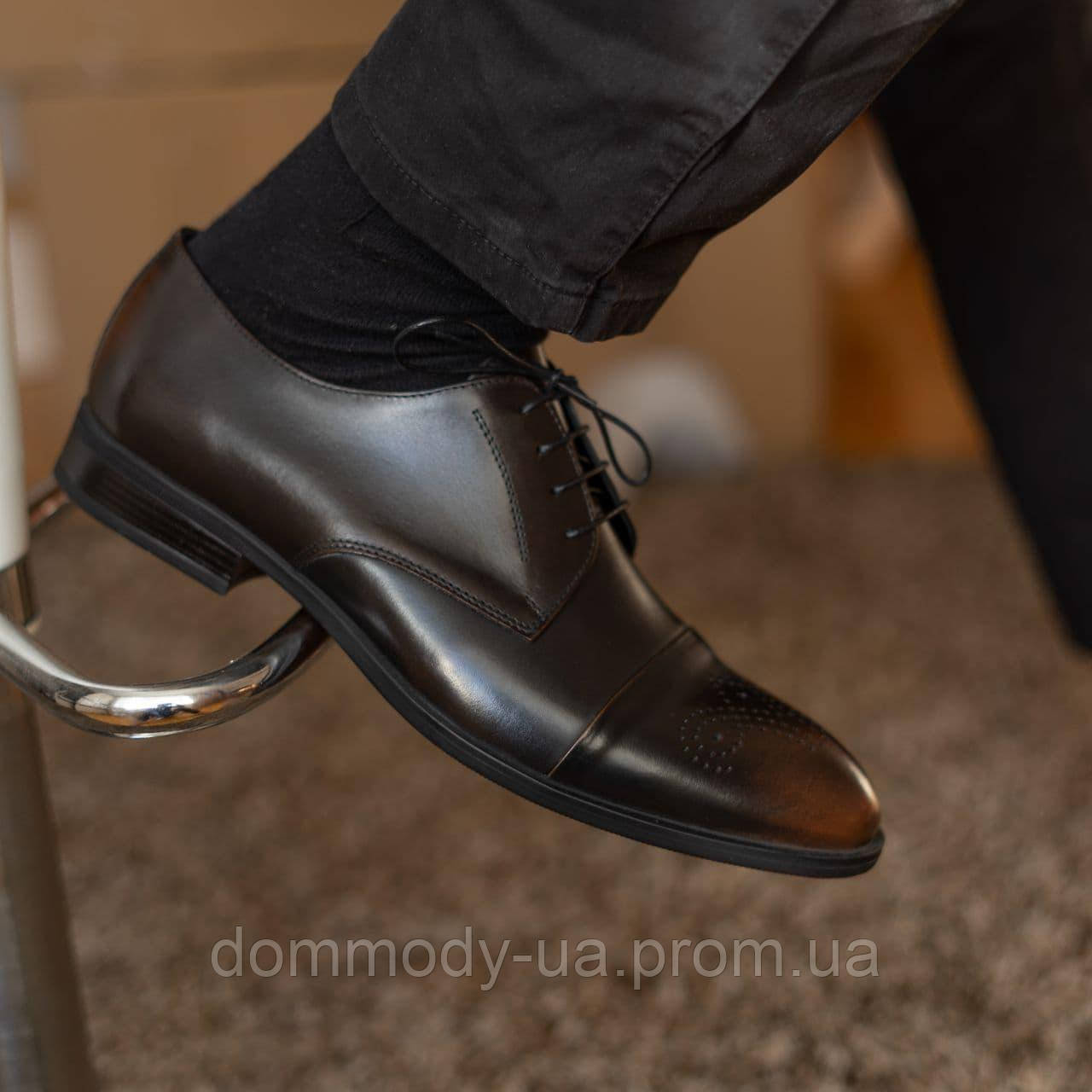 Туфлі-броги чоловічі чорно-коричневого кольору