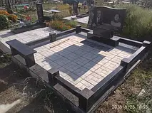 готовий комплекс, обкладений тротуарною плиткою