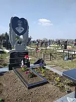готовий комплекс, з огорожею "крила". смт. Кожанка, Фастівського району.