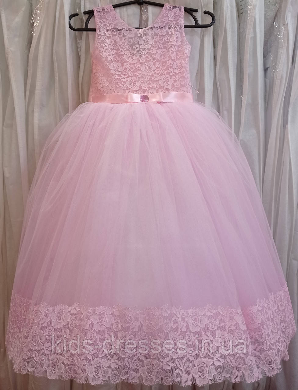 Ніжна рожева ошатна дитяча сукня-маєчка з гіпюру на 5-7 років