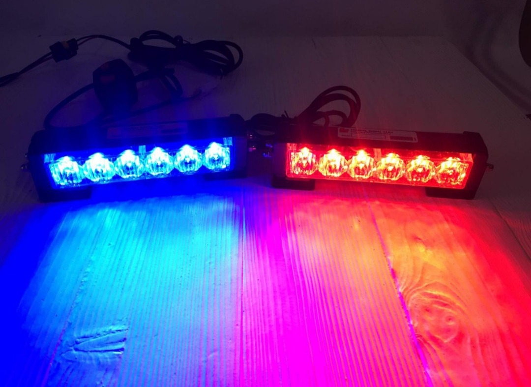 Проблисковий маячок/стробоскоп LED у решітку бампер червоно-синій. Проблисковий сигнальний для авто -12-24V