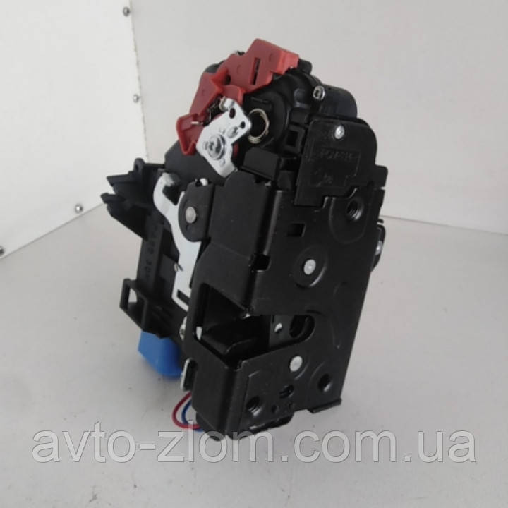 Замок двері передній правий Volkswagen Golf 5, Golf Plus, Caddy, Touran, Scoda Octavia. 3D1837016AC., фото 1