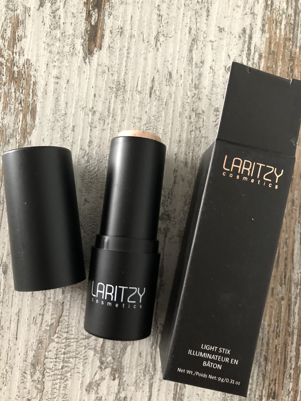 Купить Нейжный хайлайтер в стике LARITZY Cosmetics Light Stix, цена 370 ...