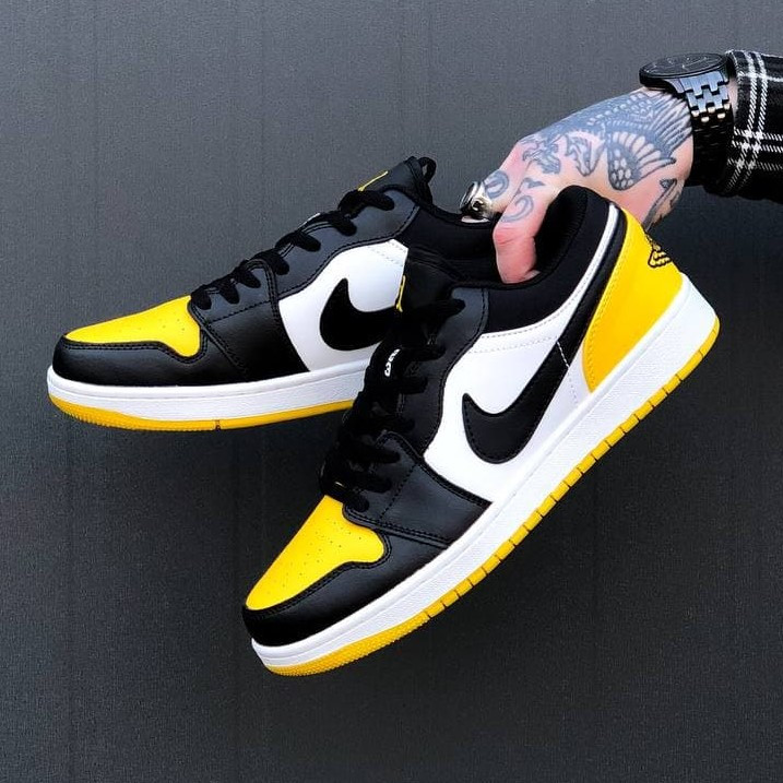 Nike Air Jordan 1 Low White Yellow Black Krossovki Muzhskie Belye Zheltye Chernye Osennie Vesennie Letnie Prodazha Cena V Kieve Krossovki I Kedy Ot Boot Club
