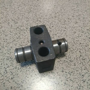 Вал коромисла під два кріплення 186f