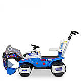 Дитячий електромобіль-Трактор з рухомим ковшем , підсвічуванням і батьківською ручкою Bambi M 4321LR-4-1 синій, фото 3