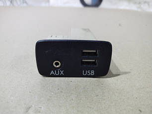 Гніздо USB/AUX Subaru