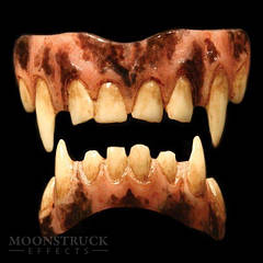 Зубні протези MOONSTRUCK HOWLER TEETH