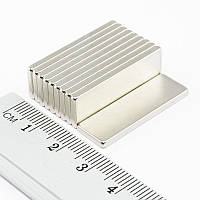 Неодимовый магнит прямоугольник 30х10х2 мм