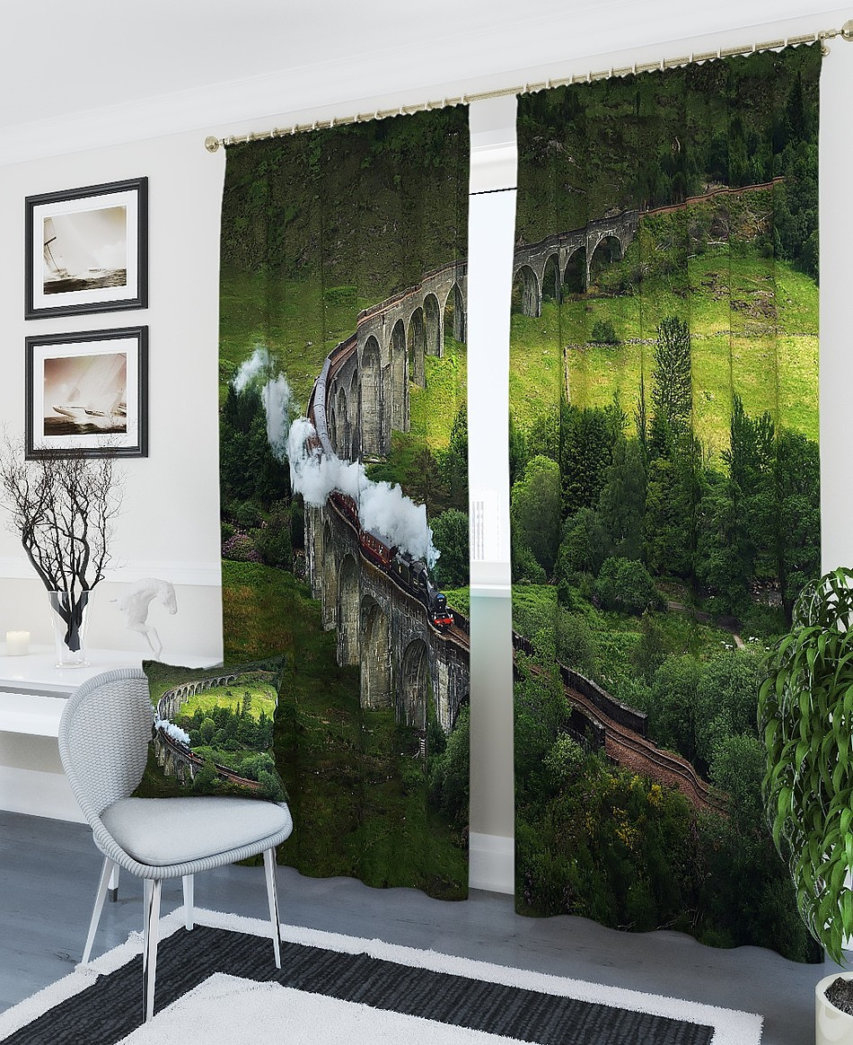 Фотоштори поїзд в горах
