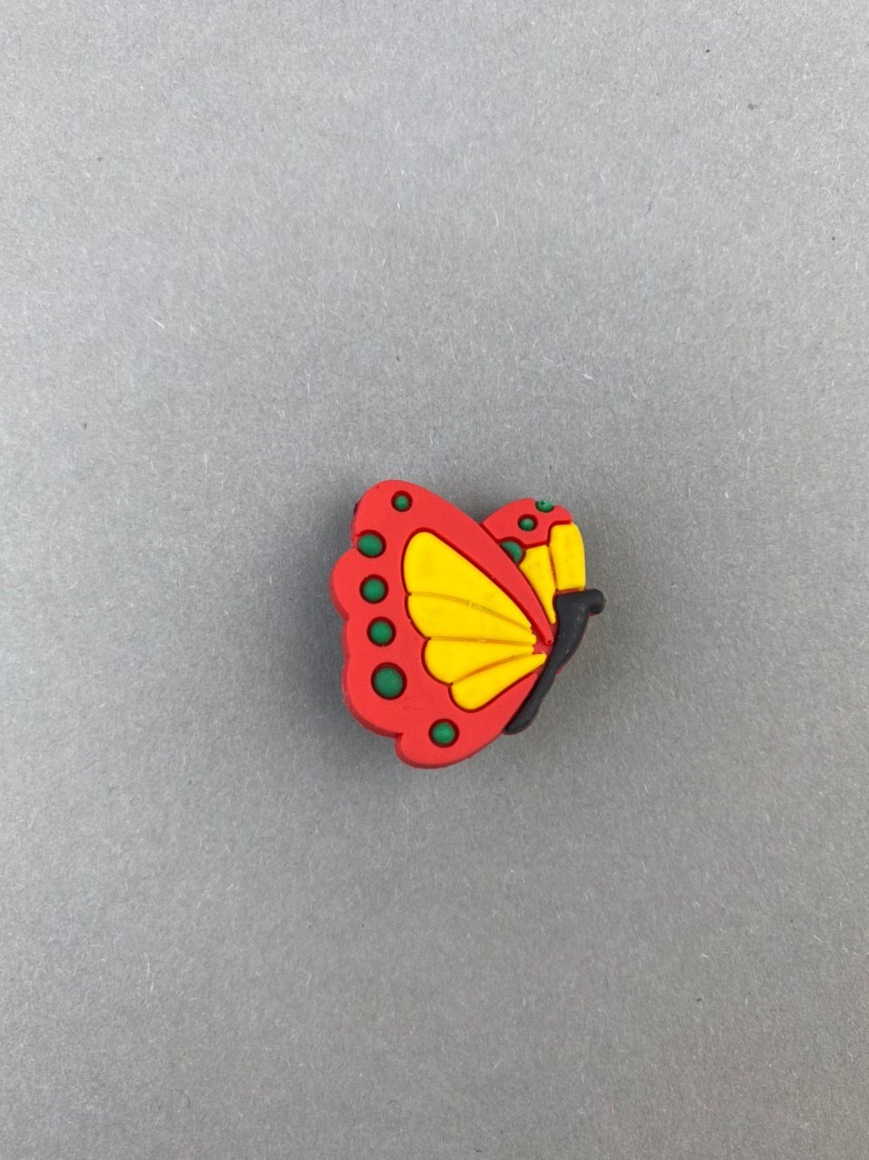 Джибітси прикраси для взуття кроксів сабо JIBBITZ Red butterfly Червона метелик № 60, фото 1
