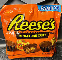 Шоколадні цукерки з арахісовою пастою всередині REESE'S miniature cups