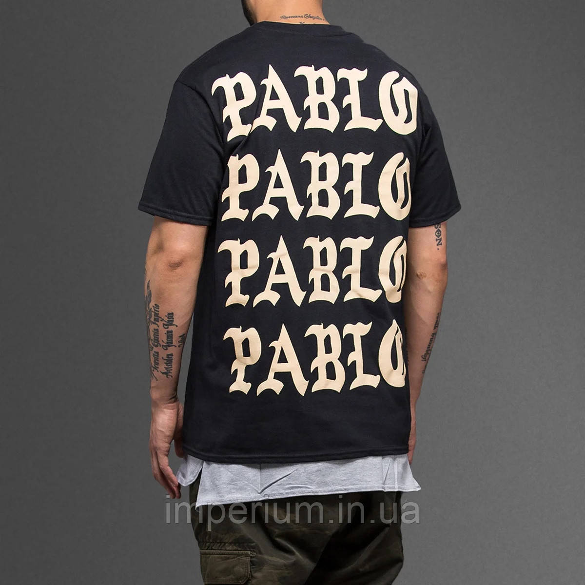 Чорна футболка logo I feel like pablo