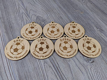 Дитяча дерев'яна іменна медаль