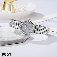 Женские кварцевые наручные часы / годинник серебристого цвета с металическим браслетом (657)