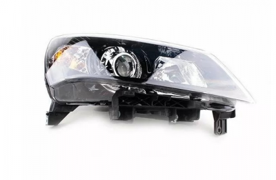 Фара передня права чорна Джилі Емгранд ЕС7 Geely Emgrand EC7 1067003377