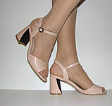 Жіночі бежеві босоніжки стійкий каблук розмір 36, фото 10