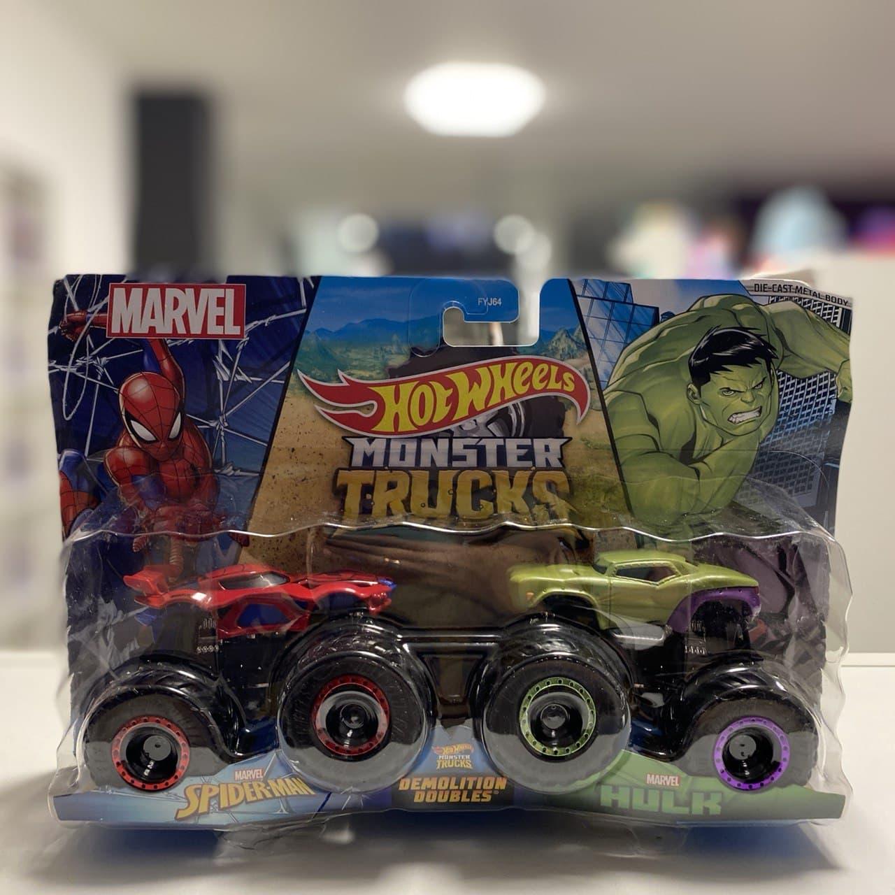 Набір машинок Hot Wheels Monster trucks Spiderman and Hulk 1:64 (FYJ64)