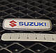 Шильдик для авто килимка з емблемою Suzuki, фото 2