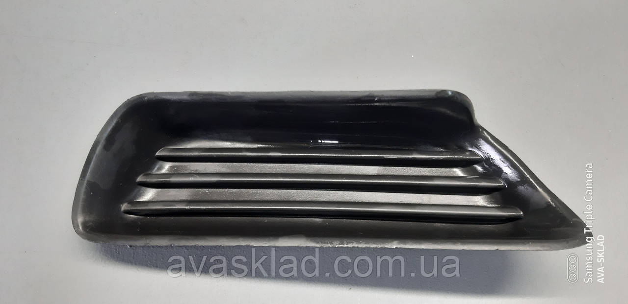 Заглушка переднього бампера оригінал TOYOTA 5212733050 +