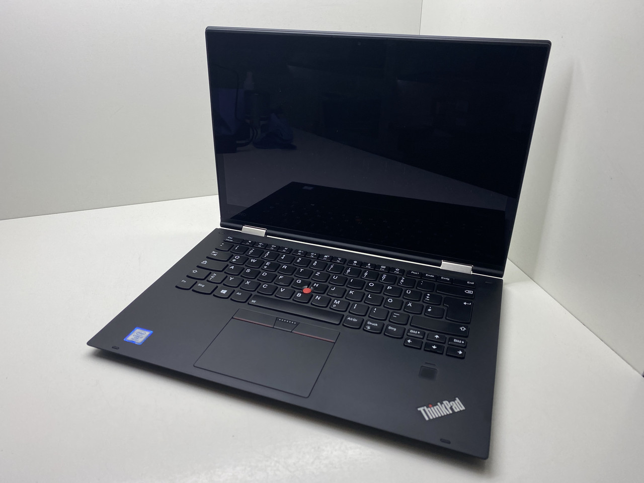 Ноутбук Lenovo ThinkPad X1 Yoga 2nd