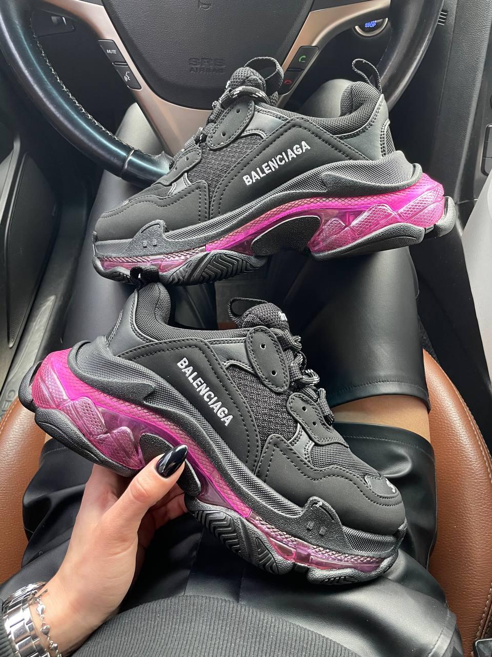 Жіночі кросівки Balenciaga Triple S Clear Sole Black Pink Neon 541624W2FR11053, фото 1